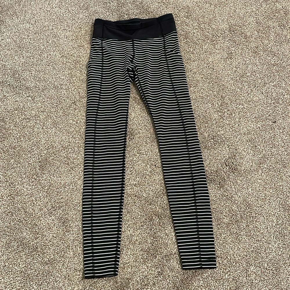 Women’s size 4 striped lululemon leggings